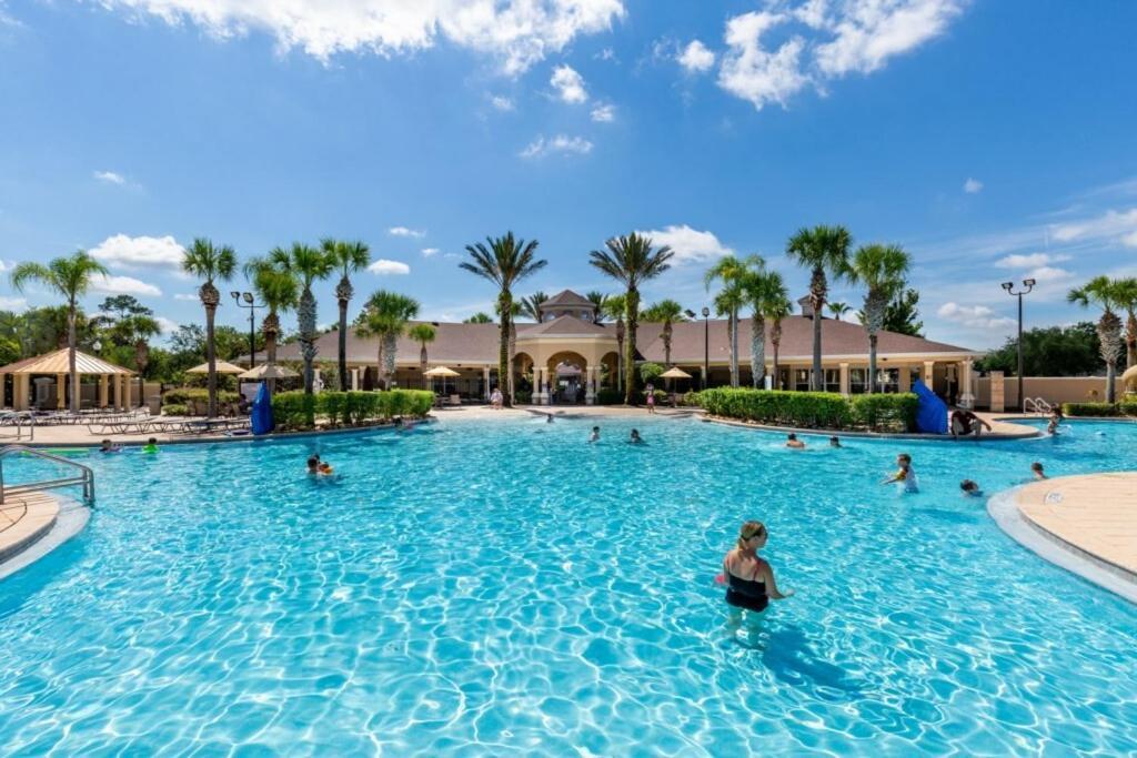 Ground Floor Oversized - Next To Disney! #104