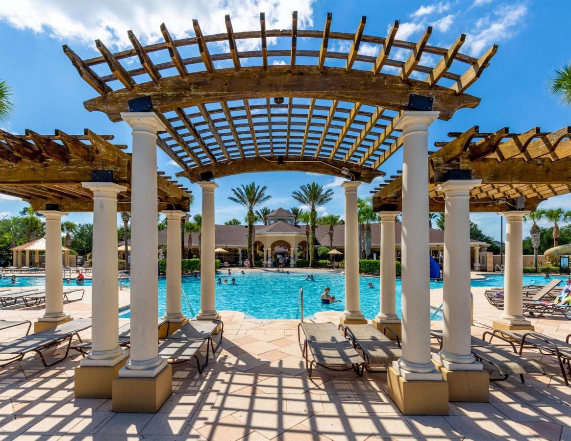 Apartment Ground Floor Oversized - Next To Disney! #104 *